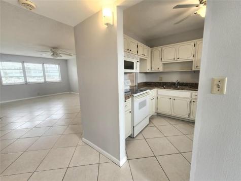 2223 Park Lane Hollywood FL 33021