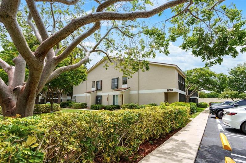 707 Gardens Drive Pompano Beach FL 33069