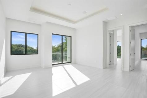 4524 Seagrape Drive Lauderdale By The Sea FL 33308