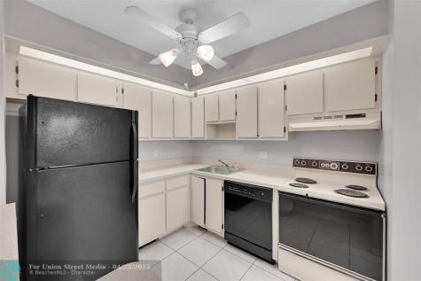 9968 N Belfort Circle Tamarac FL 33321