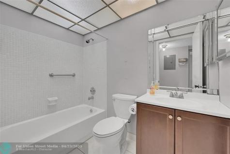 9968 N Belfort Circle Tamarac FL 33321