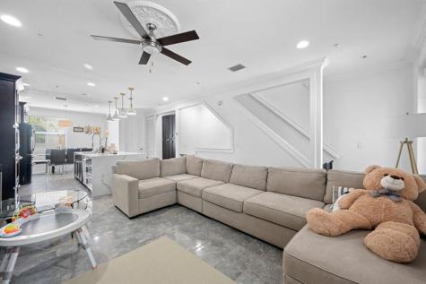 3909 Monarch Lane Coconut Creek FL 33073