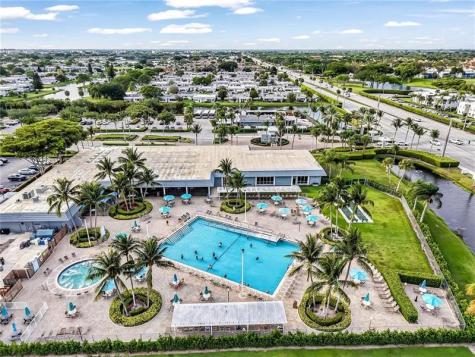 703 Brittany Delray Beach FL 33446