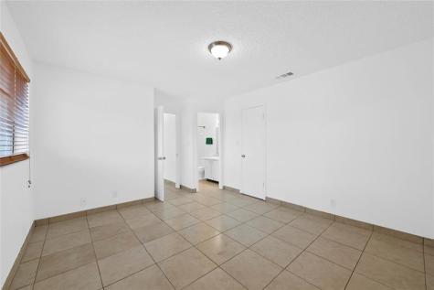 2906 S University Drive Davie FL 33328