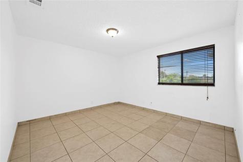 2906 S University Drive Davie FL 33328