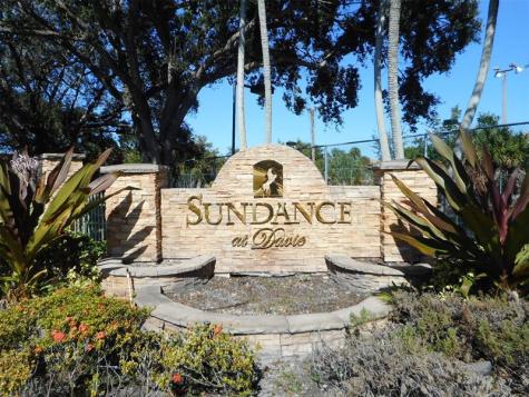 2906 S University Drive Davie FL 33328
