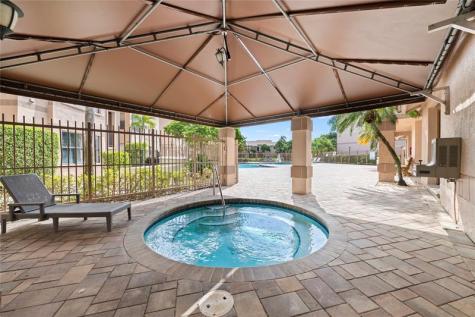 2906 S University Drive Davie FL 33328
