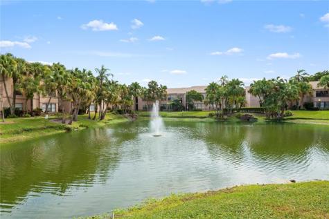 2906 S University Drive Davie FL 33328
