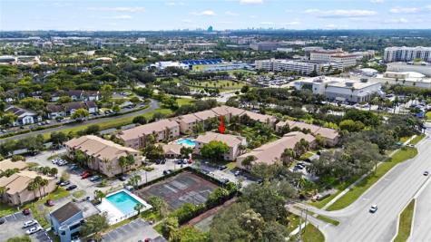 2906 S University Drive Davie FL 33328
