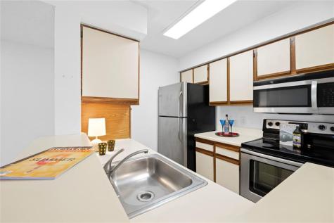 2906 S University Drive Davie FL 33328