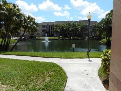 2906 S University Drive Davie FL 33328