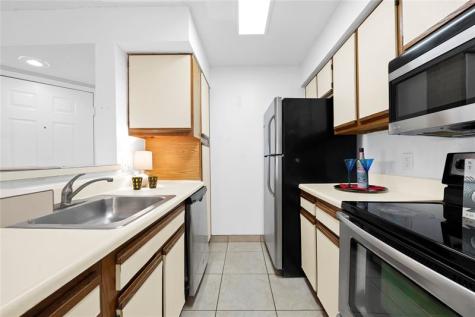 2906 S University Drive Davie FL 33328