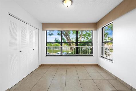 2906 S University Drive Davie FL 33328