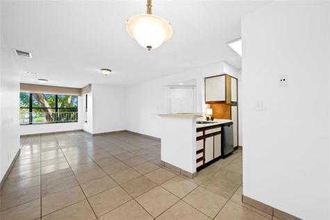 2906 S University Drive Davie FL 33328