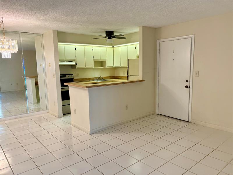 9384 S Belfort Circle Tamarac FL 33321