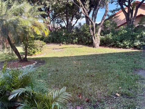 9384 S Belfort Circle Tamarac FL 33321