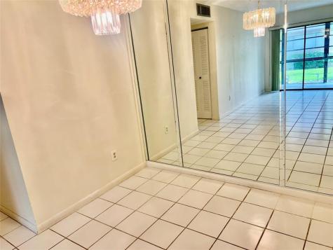 9384 S Belfort Circle Tamarac FL 33321