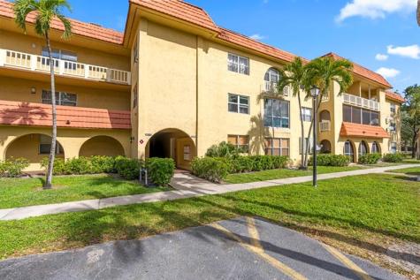 10762 La Placida Drive Coral Springs FL 33065