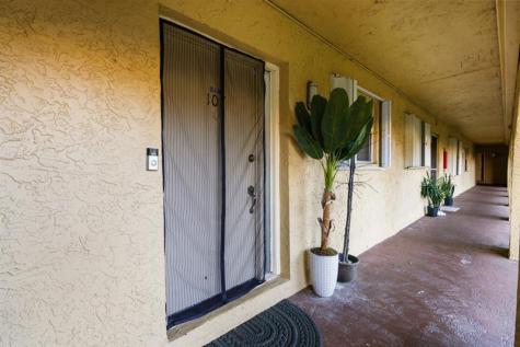 10762 La Placida Drive Coral Springs FL 33065