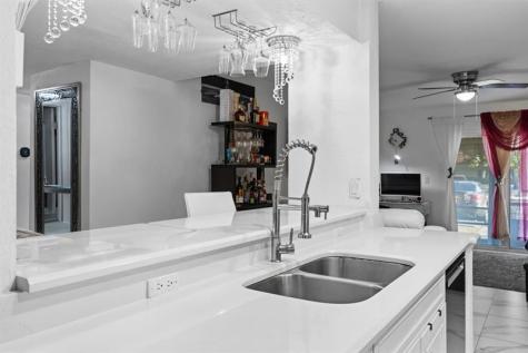 10762 La Placida Drive Coral Springs FL 33065