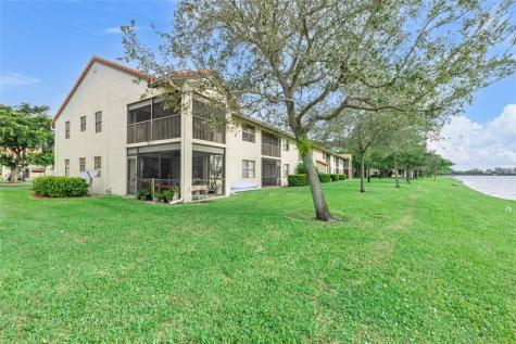 2112 Congressional Way Deerfield Beach FL 33442