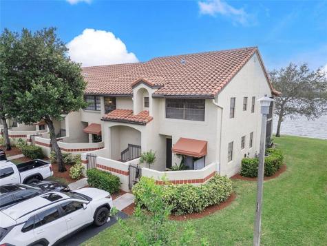 2112 Congressional Way Deerfield Beach FL 33442