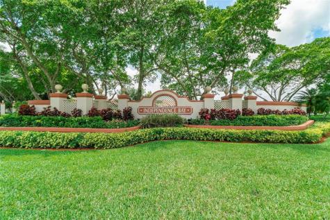 2112 Congressional Way Deerfield Beach FL 33442