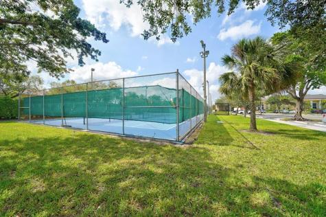 7445 Fairfax Drive Fort Lauderdale FL 33321