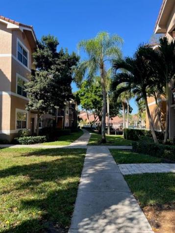 8871 Wiles Road Coral Springs FL 33067