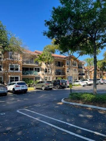 8871 Wiles Road Coral Springs FL 33067