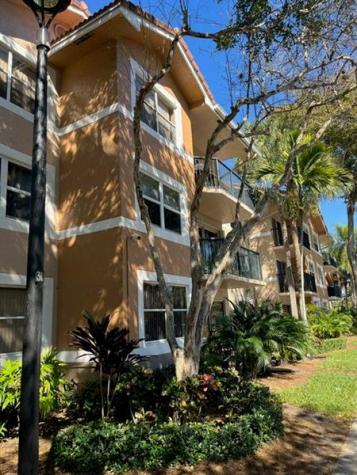 8871 Wiles Road Coral Springs FL 33067