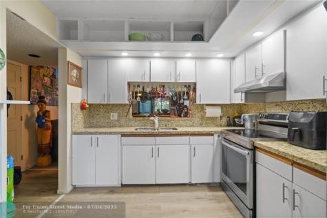 800 SW 125th Way Pembroke Pines FL 33027