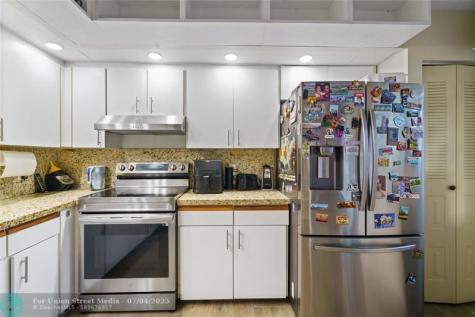 800 SW 125th Way Pembroke Pines FL 33027