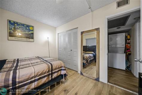 800 SW 125th Way Pembroke Pines FL 33027