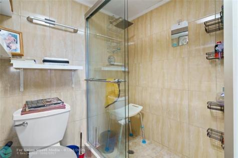 800 SW 125th Way Pembroke Pines FL 33027