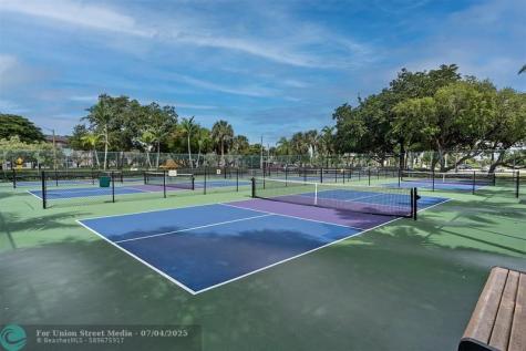 800 SW 125th Way Pembroke Pines FL 33027