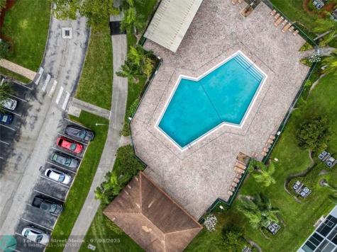 800 SW 125th Way Pembroke Pines FL 33027