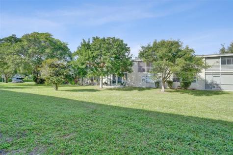91 Tilford Deerfield Beach FL 33442