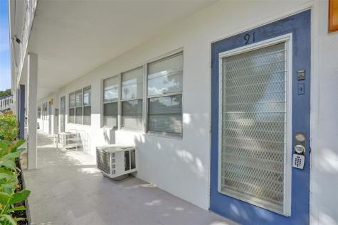 91 Tilford Deerfield Beach FL 33442