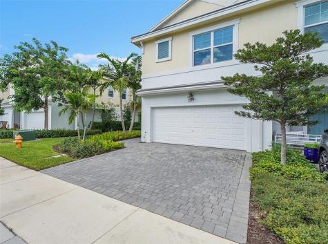 639 Parsons Way Deerfield Beach FL 33442