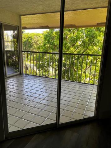 6596 Via Regina Boca Raton FL 33433