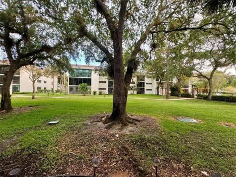 7653 NW 79 Avenue Tamarac FL 33321