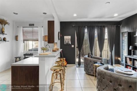 2851 W Prospect Road Tamarac FL 33309