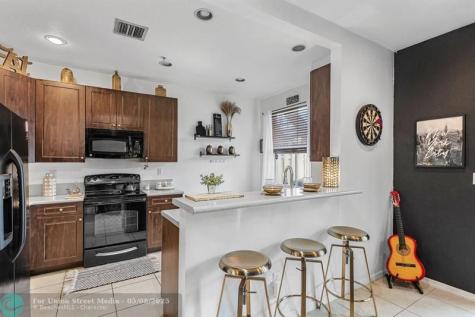 2851 W Prospect Road Tamarac FL 33309