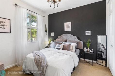 2851 W Prospect Road Tamarac FL 33309