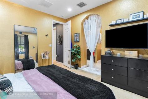 2851 W Prospect Road Tamarac FL 33309