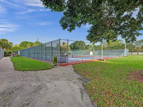 1104 Bahama Bend Coconut Creek FL 33066