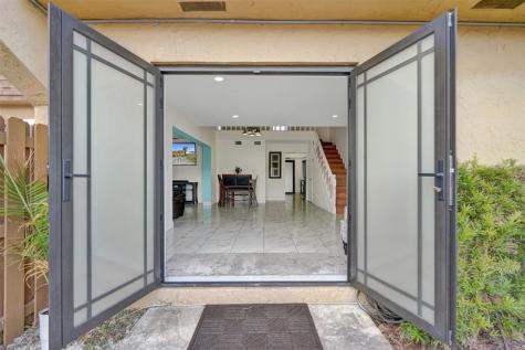3541 NW 95th Terrace Sunrise FL 33351
