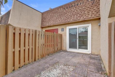 3541 NW 95th Terrace Sunrise FL 33351