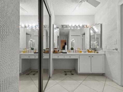 9286 Vista Del Lago Boca Raton FL 33428